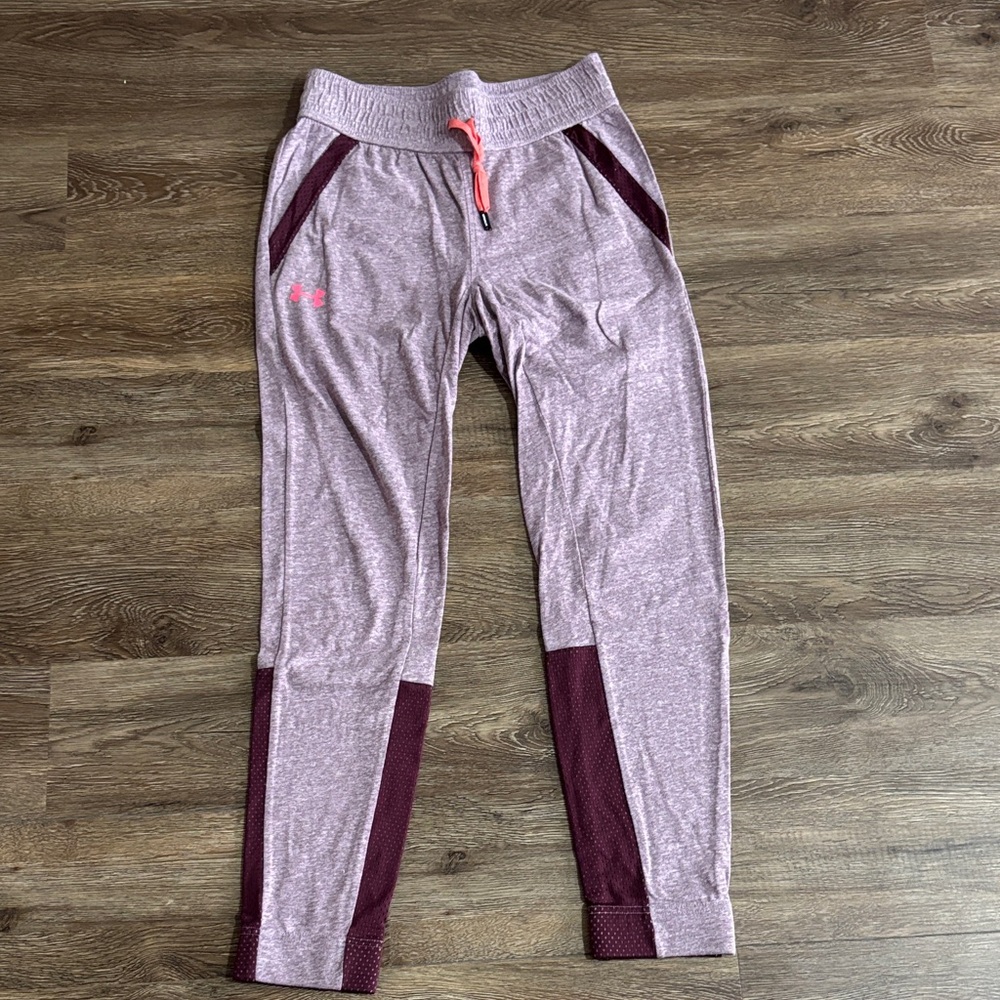 Practically new Women’s Under Armour Joggers